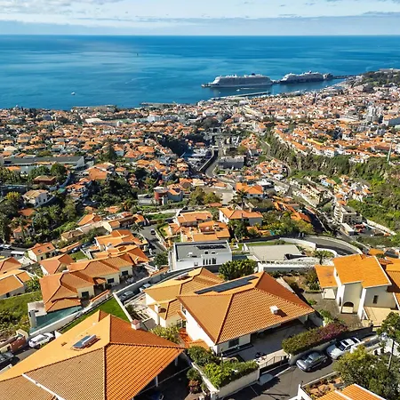 Vakantiehuis Bom Sucesso With Jacuzzi By Madeira