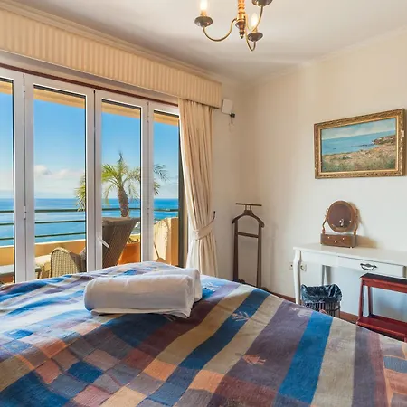 Vakantiehuis Bom Sucesso With Jacuzzi By Madeira Funchal (Madeira)